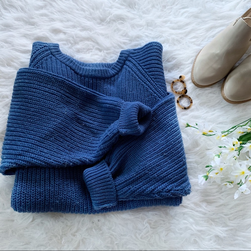 SOLD❣️Vintage Style Oversized Blue Sweater